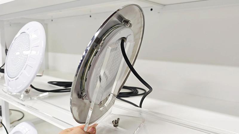 不锈钢超薄泳池水下灯特点 不锈钢超薄泳池水下灯特点