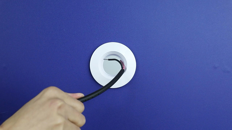 玻纤游泳池水下灯安装施工