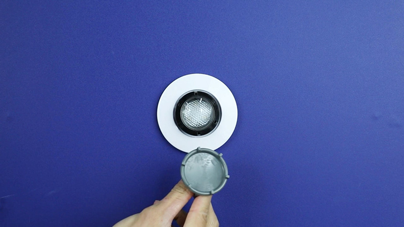 北美玻纤游泳池水下灯安装施工