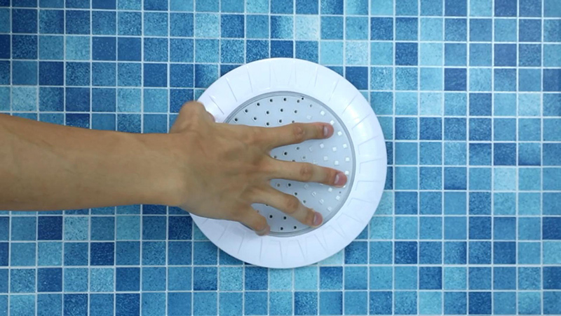 嵌入式泳池水下灯安装施工