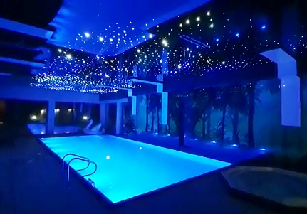 波兰七彩RGB水下泳池灯光效果案例