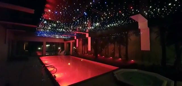波兰RGB七彩泳池水下灯光效果案例